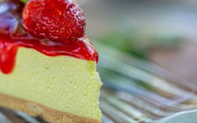 tarta de fresa cannábica o con marihuana